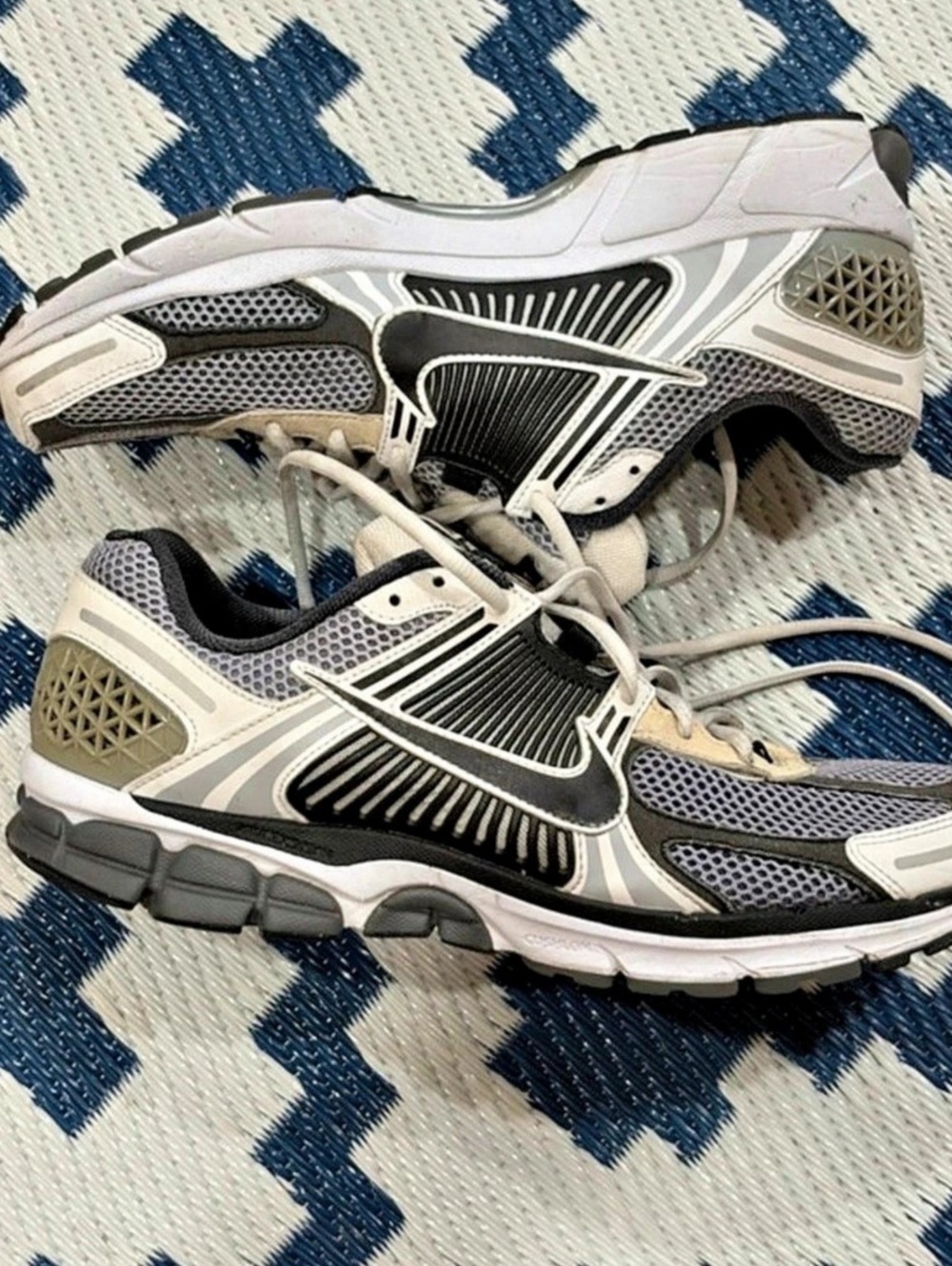 Nike Zoom Vomero 5 Sneakers Men’s Size 12